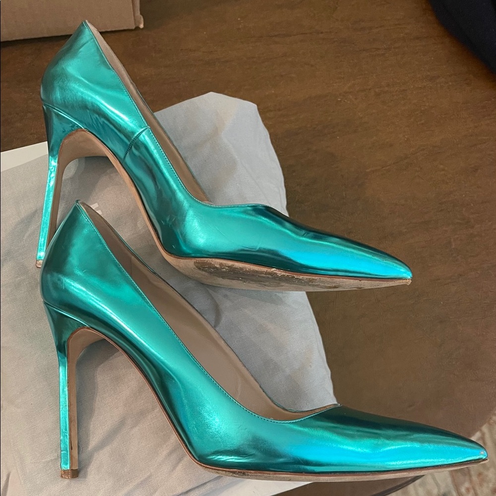 Manolo Metallic Shoes 4 in heels
